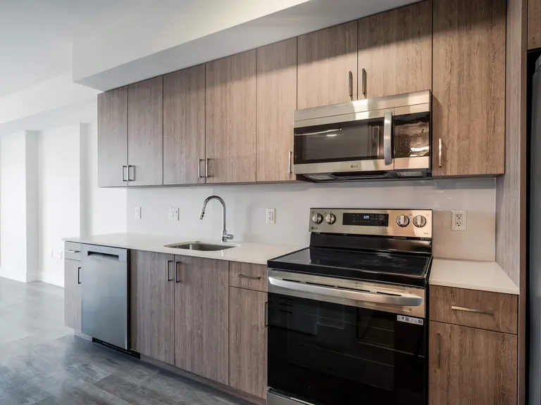 1025 Metro apartment community photo