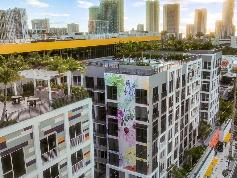AMLI Wynwood apartment community photo