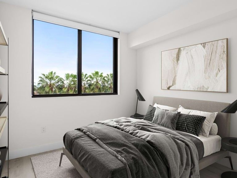 1601 Coral Gate apartments in Miami, FL – photo 13