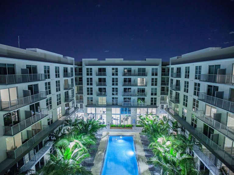 850 Living apartments in Miami, FL – photo 10