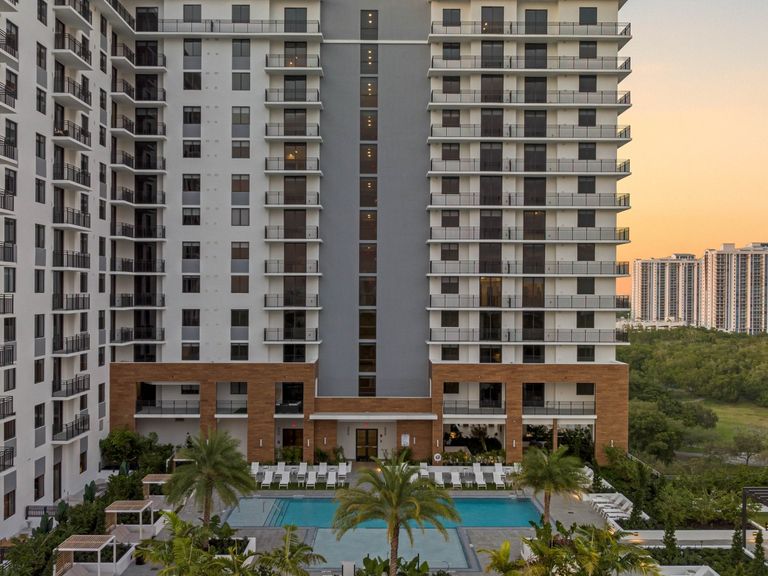 Soleste NoMi Beach apartments