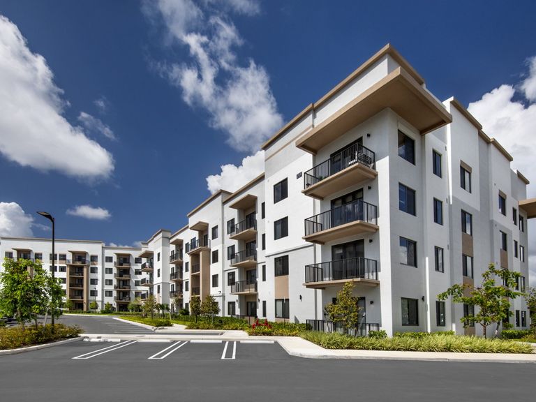 Alexan Ludlam Trace apartments in Miami, FL – photo 38