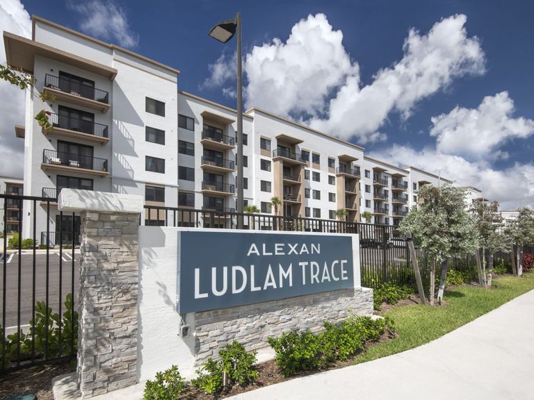 Alexan Ludlam Trace apartments in Miami, FL – photo 39
