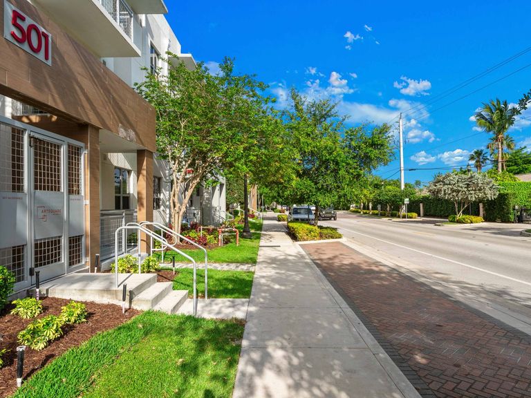 ArtSquare at Hallandale apartments in Hallandale Beach, FL – photo 37