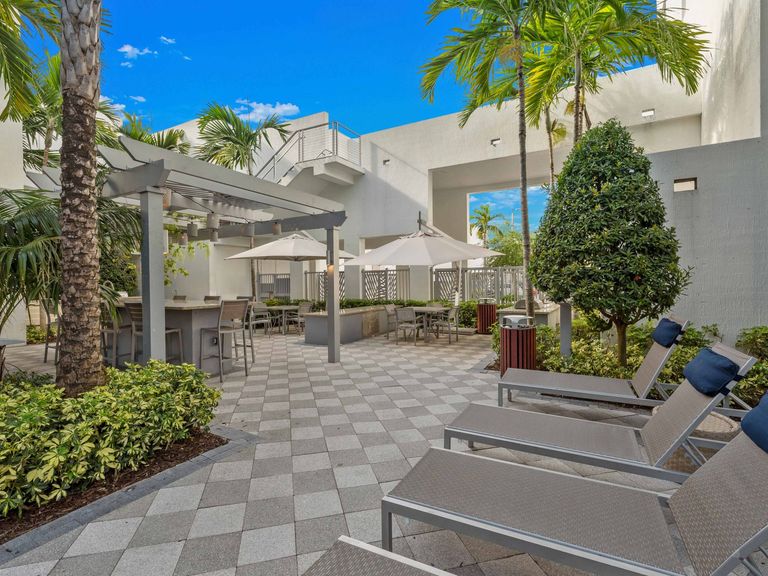 ArtSquare at Hallandale apartments in Hallandale Beach, FL – photo 38