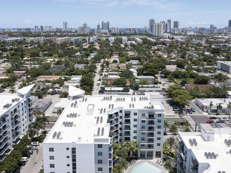 ArtSquare at Hallandale apartments in Hallandale Beach, FL – photo 39