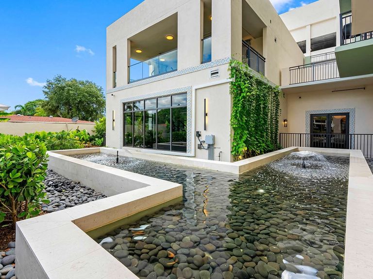 Arvella apartments in North Miami Beach, FL – photo 32