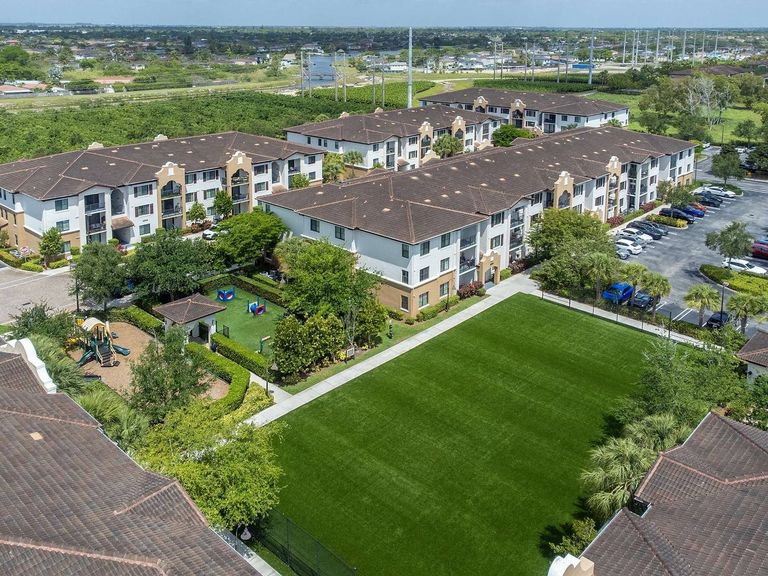 Atlantico at Kendall apartments in Miami, FL – photo 23