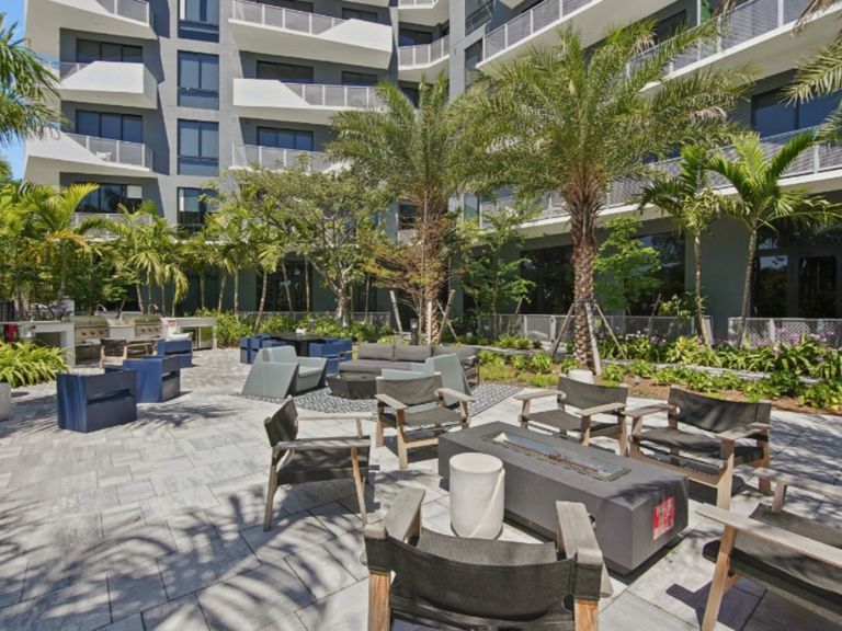 Aura North Miami Beach apartments in North Miami Beach, FL – photo 37