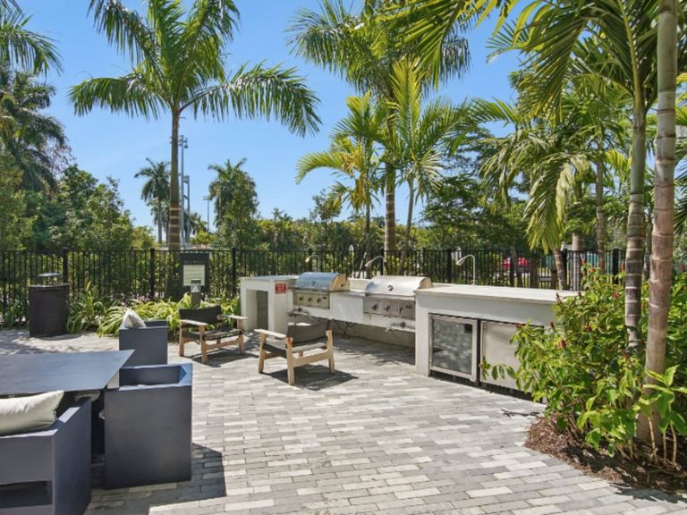 Aura North Miami Beach apartments in North Miami Beach, FL – photo 38