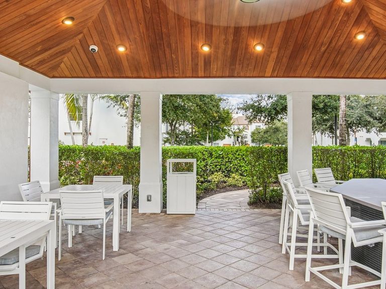 Avalon Bonterra apartments in Hialeah, FL – photo 24