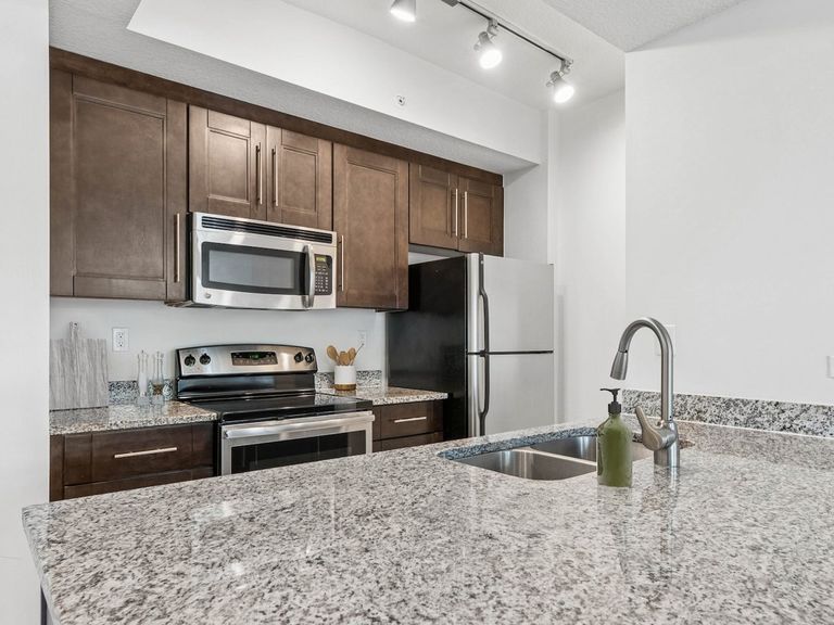 Avalon Coconut Creek apartments in Coconut Creek, FL – photo 17