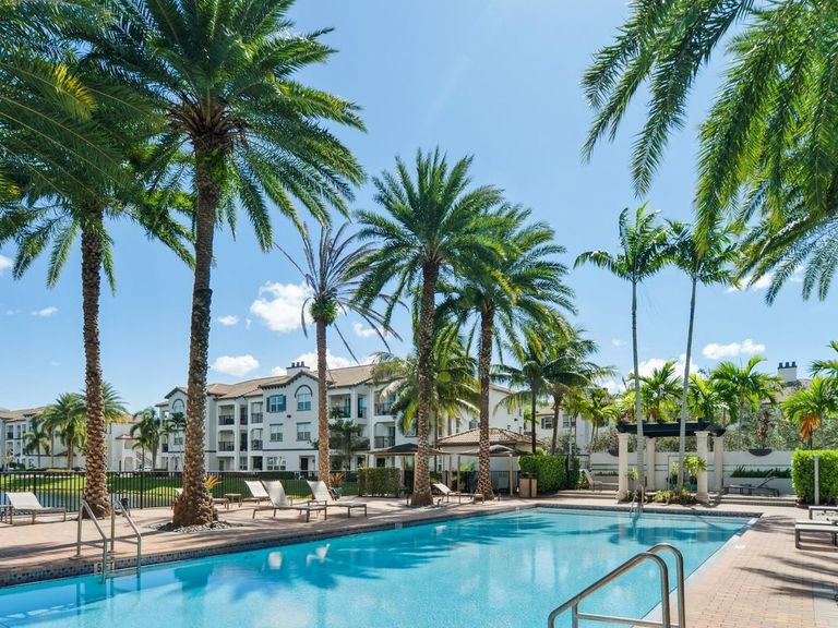 Avalon Coconut Creek apartments in Coconut Creek, FL – photo 39