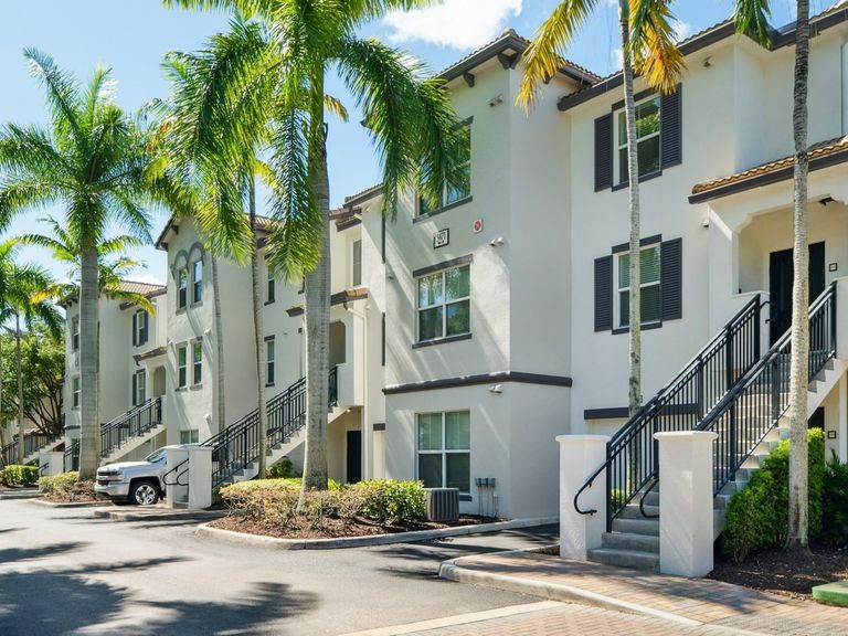 Avalon Coconut Creek apartments in Coconut Creek, FL – photo 48