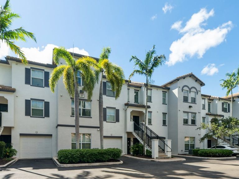 Avalon Coconut Creek apartments in Coconut Creek, FL – photo 49