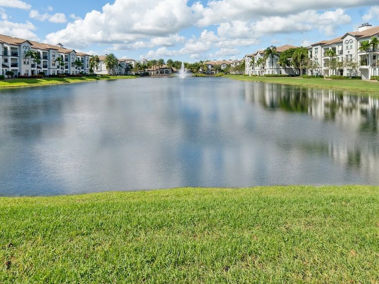 Avalon Coconut Creek apartments in Coconut Creek, FL – photo 52