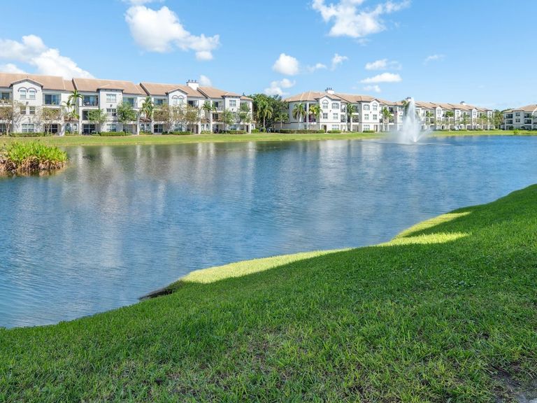 Avalon Coconut Creek apartments in Coconut Creek, FL – photo 54