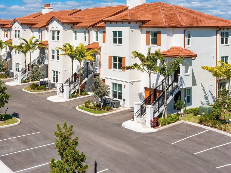 Avalon Miramar Park Place apartments in Miramar, FL – photo 40