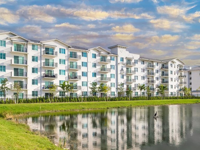 Avalon Miramar Park Place apartments in Miramar, FL – photo 42