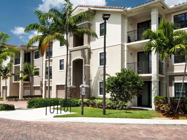 Avalon Toscana apartments in Margate, FL – photo 31