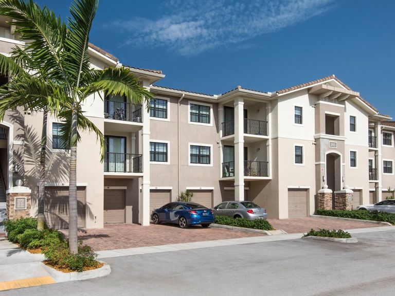 Avalon Toscana apartments in Margate, FL – photo 34