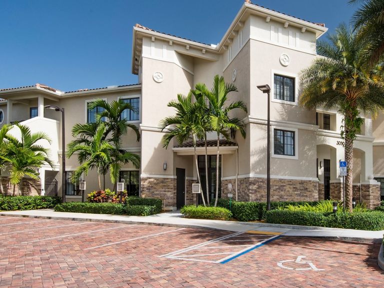 Avalon Toscana apartments in Margate, FL – photo 35