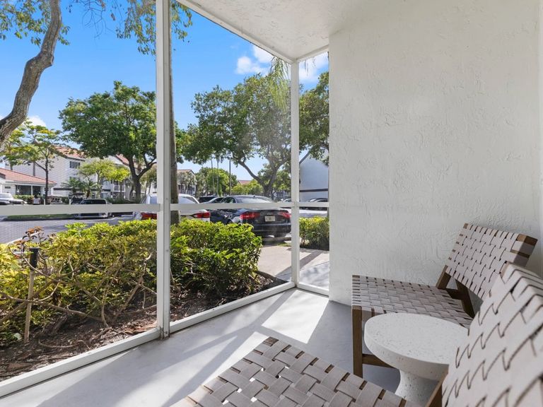Avana at the Moors apartments in Hialeah, FL – photo 32