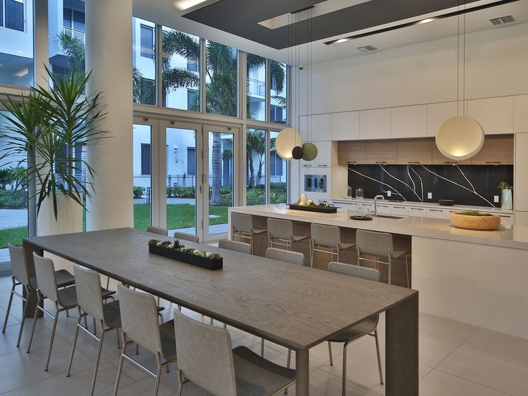 Avery Dania Pointe Apartments apartments in Dania Beach, FL – photo 9