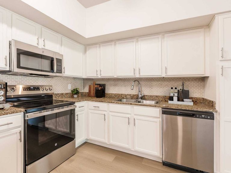 Aviah Flagler Village apartments in Fort Lauderdale, FL – photo 28