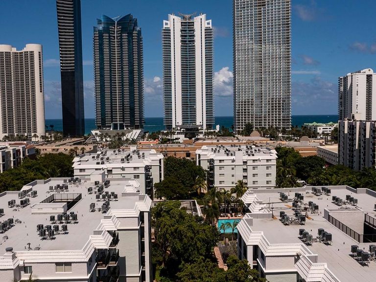 Beach Place apartments in Sunny Isles Beach, FL – photo 22