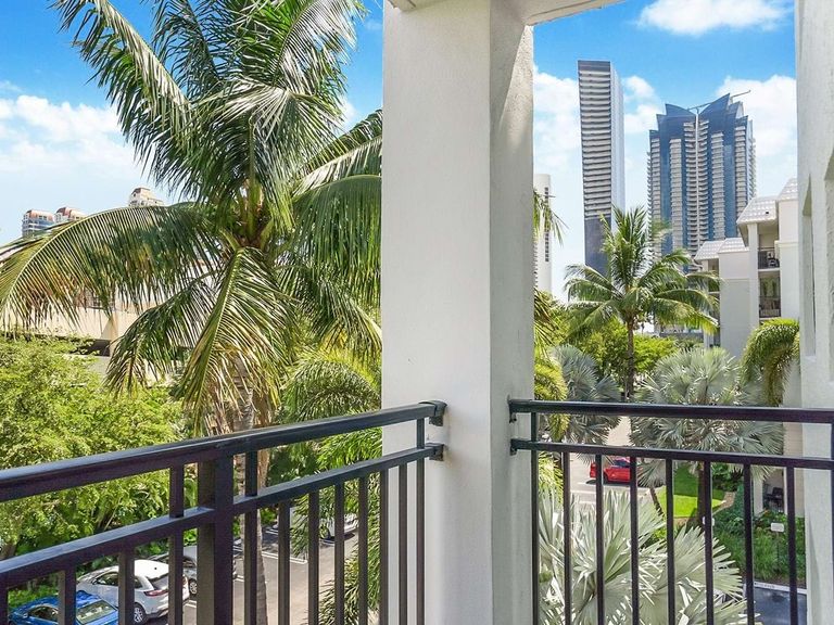 Beach Place apartments in Sunny Isles Beach, FL – photo 43