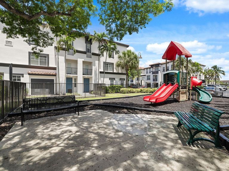 Bell Miramar Place apartments in Miramar, FL – photo 30