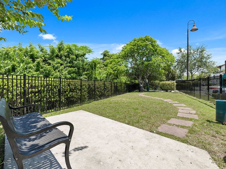 Bell Miramar Place apartments in Miramar, FL – photo 42