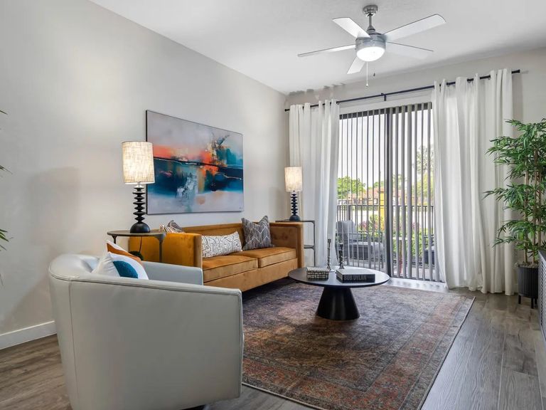 Bella Vista Apartments apartments in Lauderdale Lakes, FL – photo 8