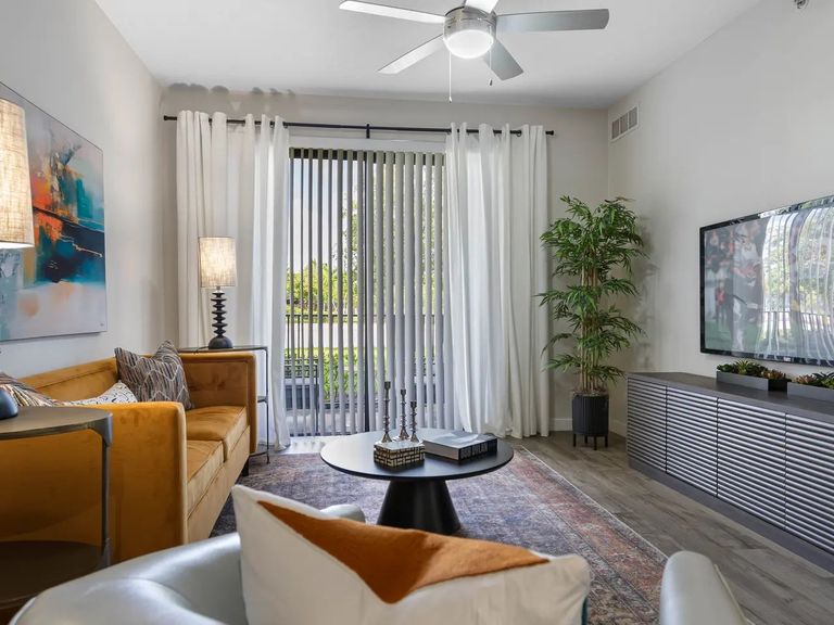 Bella Vista Apartments apartments in Lauderdale Lakes, FL – photo 9