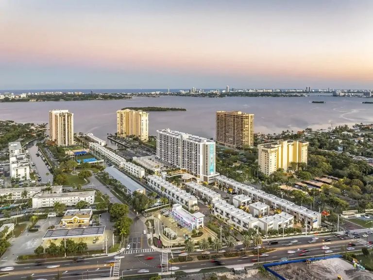 Biscayne Shores apartments in Miami, FL – photo 21
