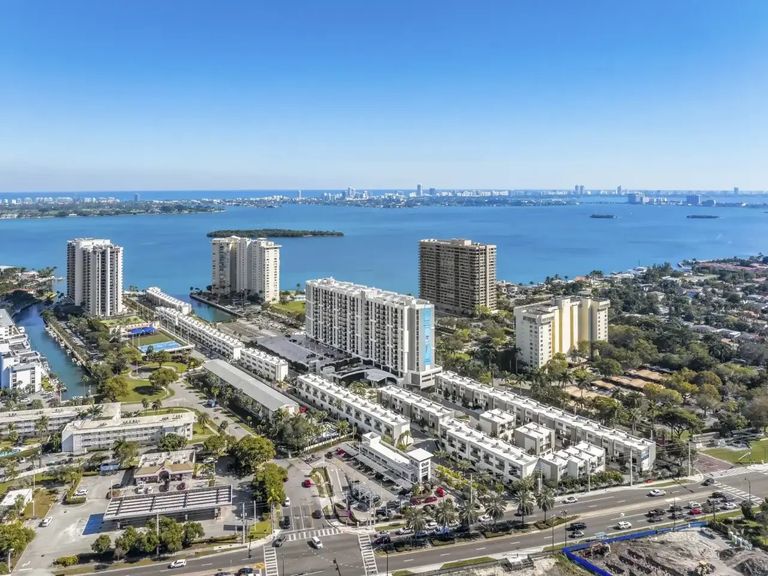 Biscayne Shores apartments in Miami, FL – photo 22