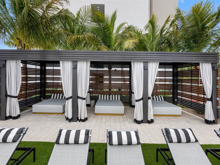 Caroline Golden Glades apartments in Miami, FL – photo 13