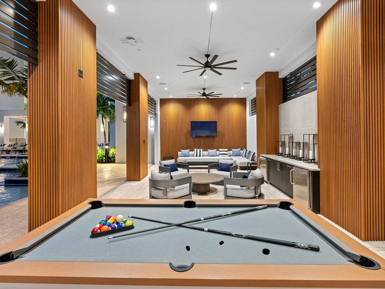 Caroline Golden Glades apartments in Miami, FL – photo 17