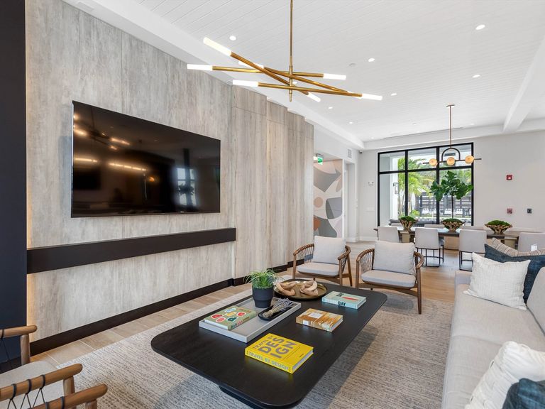 Caroline Golden Glades apartments in Miami, FL – photo 31