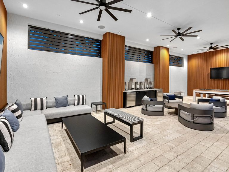 Caroline Golden Glades apartments in Miami, FL – photo 39