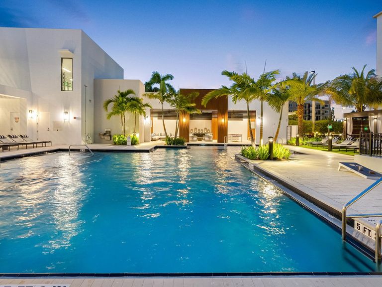 Caroline Golden Glades apartments in Miami, FL – photo 9