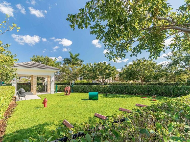 Catalina at Miramar apartments in Miramar, FL – photo 7