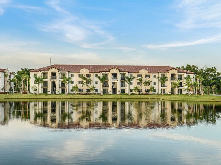 Celebration Pointe apartments in Margate, FL – photo 10