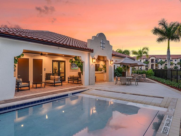 Celebration Pointe apartments in Margate, FL – photo 15