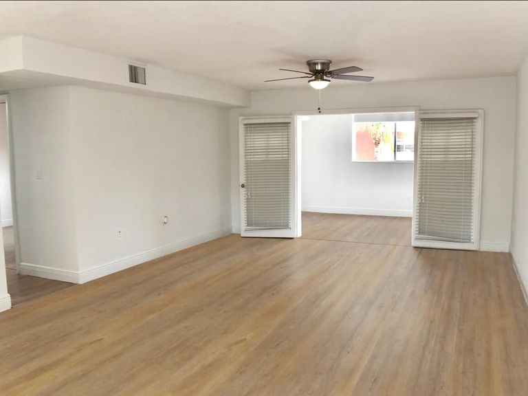 Cherry Grove Village apartments in Miami, FL – photo 15