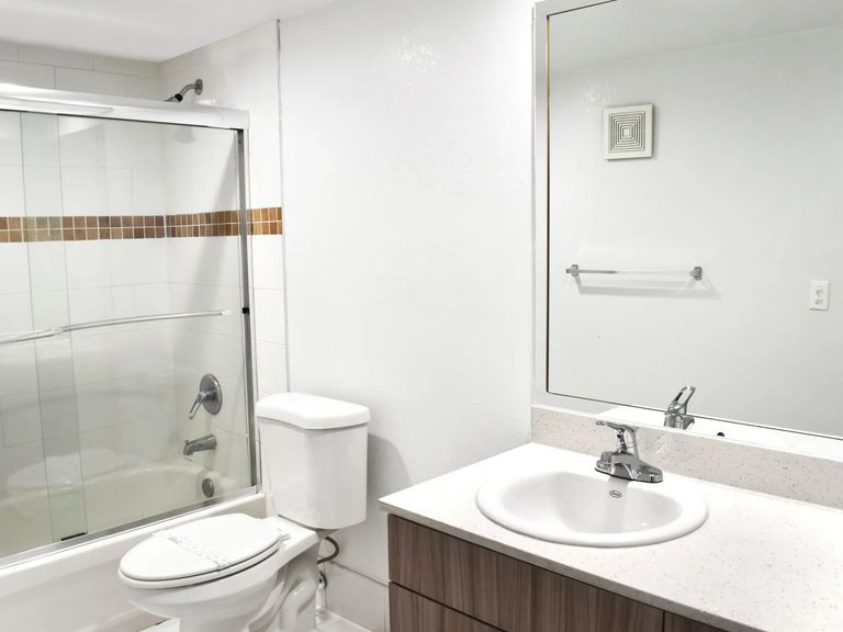 Cherry Grove Village apartments in Miami, FL – photo 21
