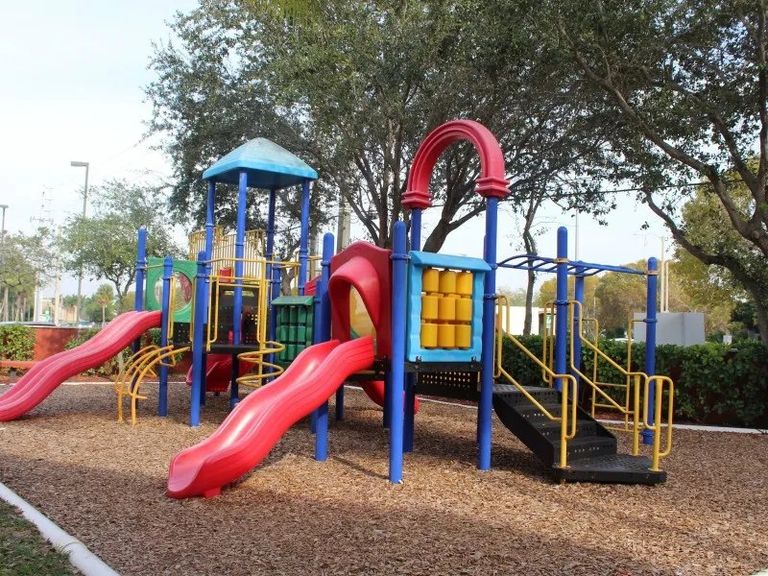 Cherry Grove Village apartments in Miami, FL – photo 8