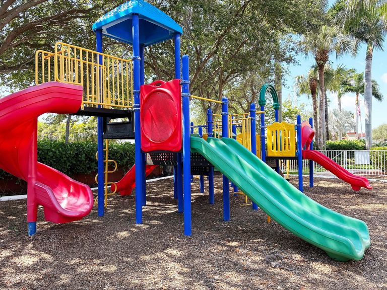 Cherry Grove Village apartments in Miami, FL – photo 9