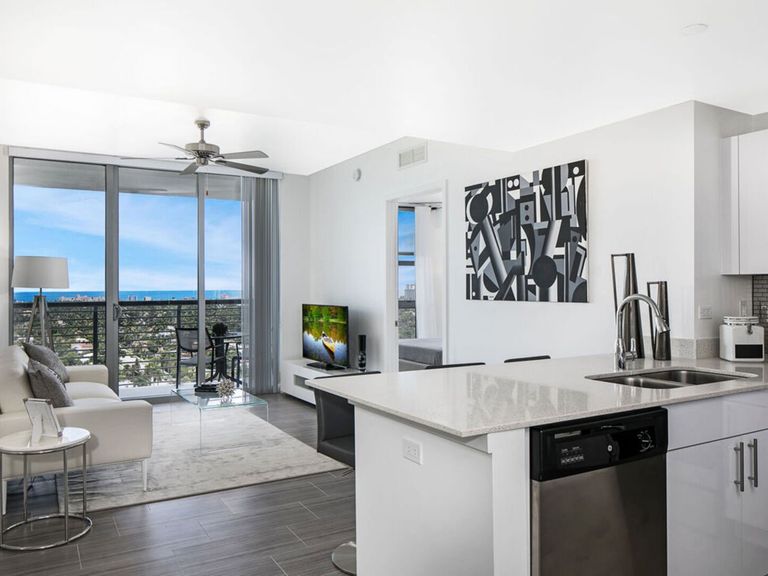 Circ Residences apartments in Hollywood, FL – photo 8